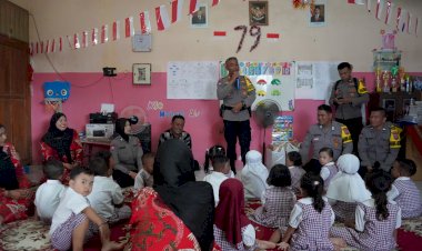 Sambang-Taman-Kanak---kanak,-Polres-Probolinggo-Berbagi-Makanan-Bergizi