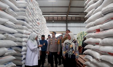 Polresta-Banyuwangi-dan-Forkopimda-Pastikan-Stok-Sembako-dan-LPG-3-Kg-Aman-selama-Ramadhan