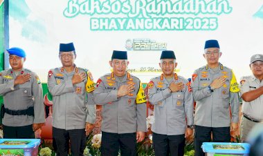 Kapolri-Hadiri-Bazar-Ramadan-Polri-Presisi-dan-Baksos-di-Surabaya
