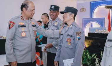 Kapolda-Jatim-Berikan-Arahan-Strategis-kepada-Personel-Polres-Tuban,-Tekankan-Profesionalisme-dan-Inovasi-dalam-Pelayanan