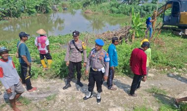 Polres-Tuban-Turun-Tangan-Atasi-Pendangkalan-Kali-Avur-Penyebab-Banjir