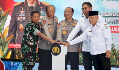 POLRI-RESMIKAN-8-SPPG-OPERASIONAL-DAN-GROUNDBREAKING-205-UNIT-SERENTAK-SELURUH-INDONESIA-UNTUK-AKSELERASI-PROGRAM-MAKANAN-BERGIZI-GRATIS