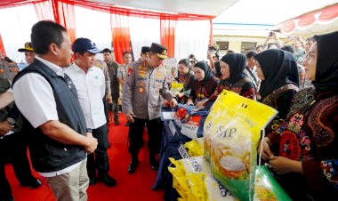 Kapolri-Tinjau-GPM-di-Kalbar,-310,25-ton-beras-SPHP-telah-Polri-distribusikan