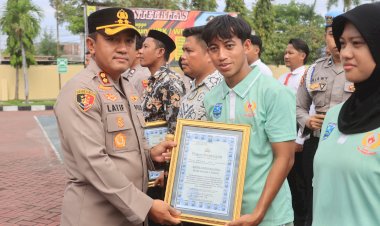 Kapolres-Probolinggo-Beri-Penghargaan-Dua-Atlet-Arung-Jeram-yang-Melawan-Begal
