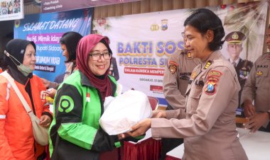 Sambut-Natal,-Polresta-Sidoarjo-Berbagi-Kasih-dengan-Masyarakat