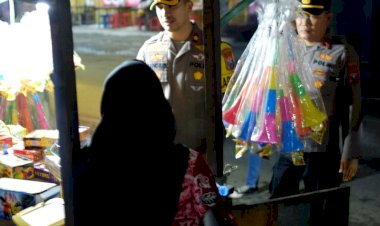 Polsek-Taman-Datangi-Pedagang-Petasan-dan-Kembang-Api,-Sampaikan-Himbauan-Kamtibmas