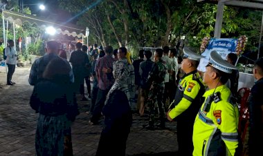 Wujud-Sinergitas-dan-Pelayanan-Humanis,-Polsek-Krian-Laksanakan-Pengamanan-Pemakaman-Anggota-TNI