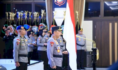47-Perwira-Tinggi-Polri-Naik-Pangkat-1-Perwira-Raih-Bintang-Tiga