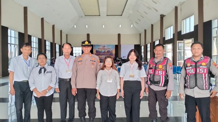 Polsek-Krian-Amankan-Kebaktian-Kebangunan-Rohani-di-Gedung-Lokaphala