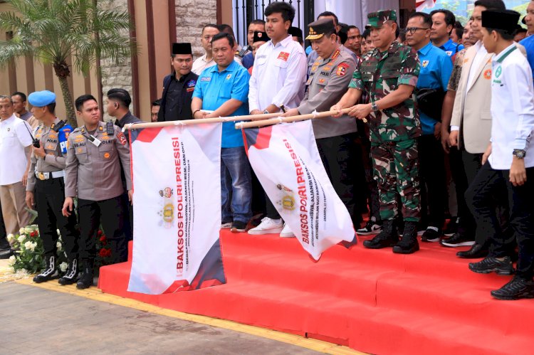 Kapolri dan Panglima TNI Buka Kegiatan Baksos Presisi : Pastikan Kebutuhan Pokok Terjaga Selama Ramadan