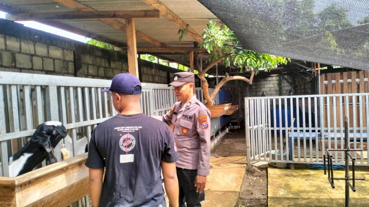 Bhabinkamtibmas Tinjau Lahan Ternak Kambing di Pertapanmaduretno, Dukung Program Ketahanan Pangan Nasional