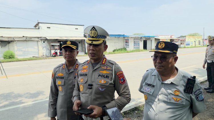 Polda Jatim Terjunkan Tim TAA Olah TKP Laka di Pantura Gresik