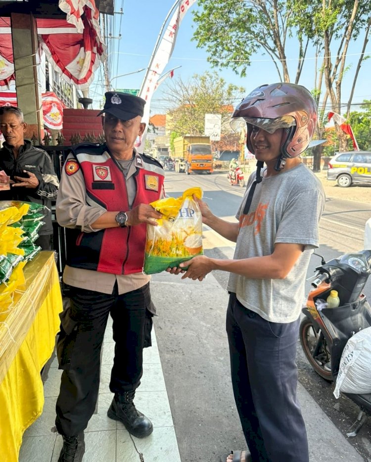 Polsek Krian Gelar Bazar Murah dan Distribusi ke Warga