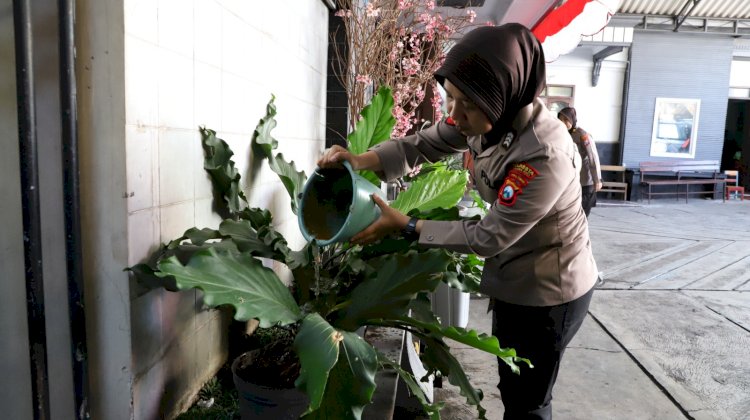 Sambut HUT ke-77, Polwan Polresta Malang Kota Gelar Bakti Religi di Sejumlah Tempat Ibadah