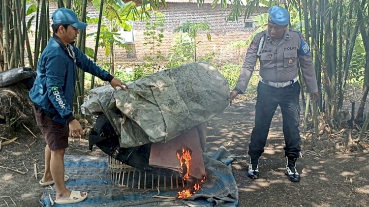 Tindaklanjuti Laporan Warga Polisi Bongkar Arena Sabung Ayam di Seketi Balongbendo