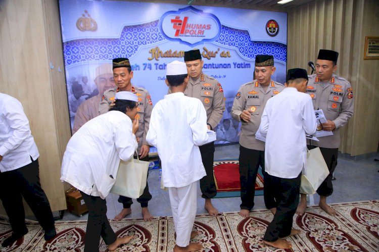 Wujud Peduli Sesama, Humas Polri Berikan Tali Asih Kepada 100 Anak Yatim pada Khatanan HUT Ke-74