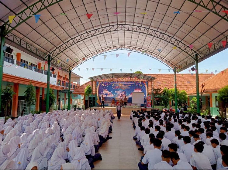 Polsek Krian Sosialisasikan Tertib Lalu Lintas ke Pelajar