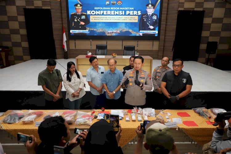 Polres Magetan Kembalikan Emas Senilai 1 Miliar Pascatangkap 5 Tersangka Pembobol Toko
